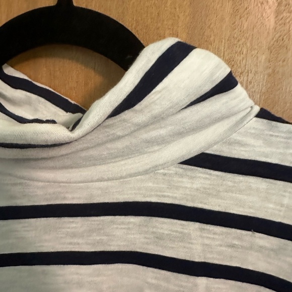 HP 💕Madewell Whisper Cotton Turtleneck Navy Stripe - Picture 5 of 8